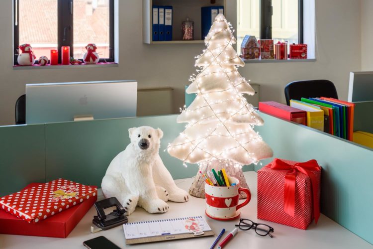 Come decorare l’ufficio per Natale: consigli e idee